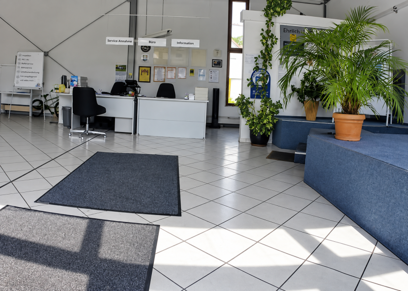 Autohaus W. Österle GmbH - Autowerkstatt in Esslingen - Bild außen